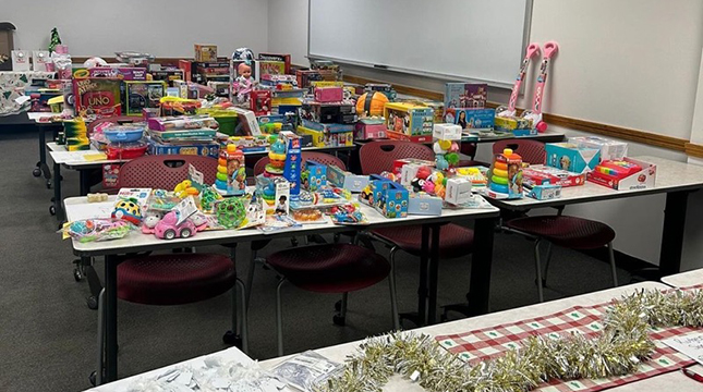 Rutgers GSHL toy drive 2023